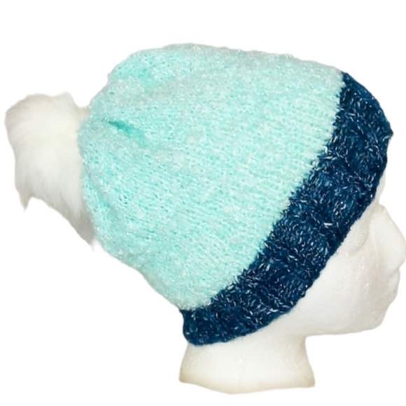 Unique Knit Beanie With Faux Fur Pompom - Picture 5 of 6